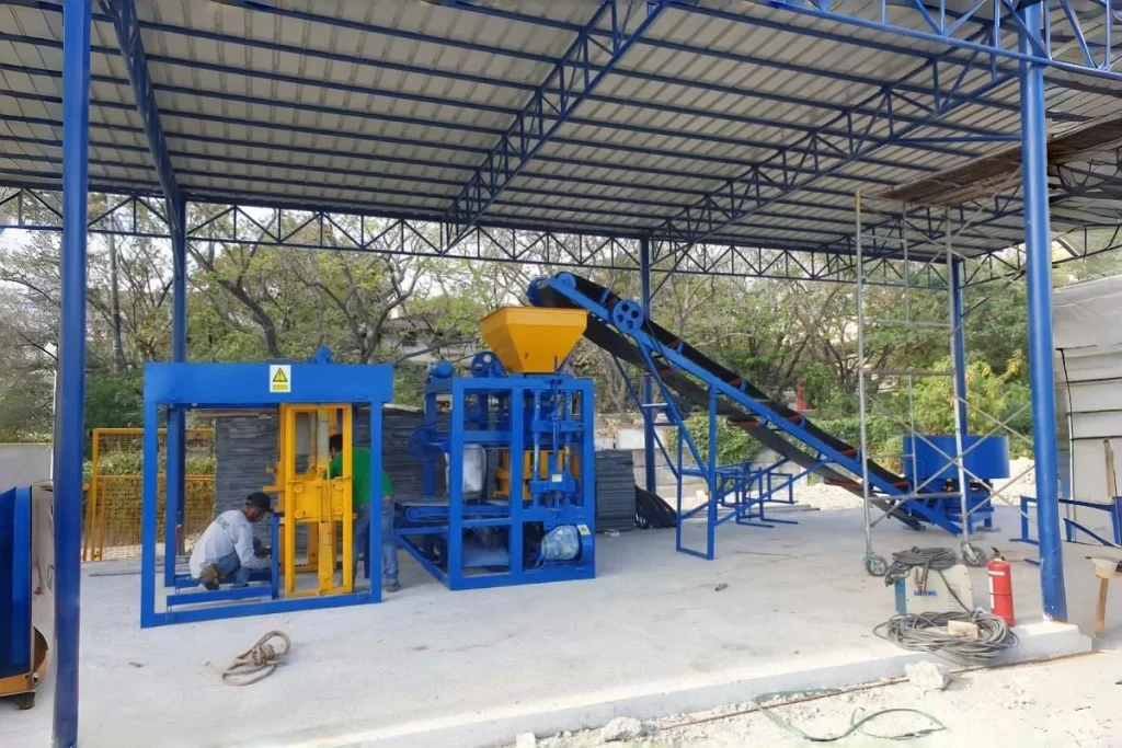 QT4-24 concrete block making machine