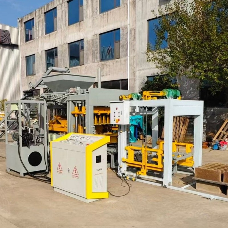 QT5-15 Automatic-Block-Machine qt5 15 concrete block making machine (5)