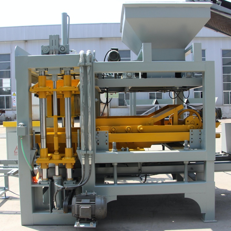 QT5-15 Automatic-Block-Machine qt5 15 concrete block making machine (6)